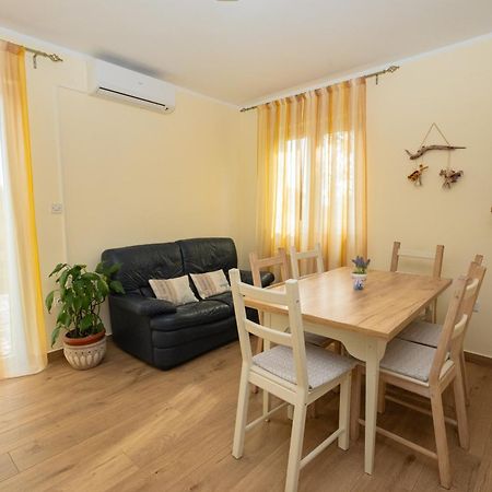 Milohnici Apartman Doris מראה חיצוני תמונה